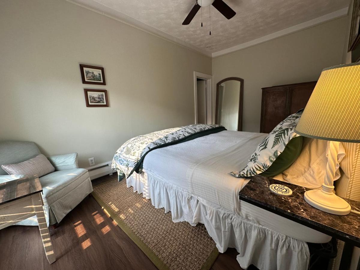 The Belvedere B&B Charlevoix ภายนอก รูปภาพ