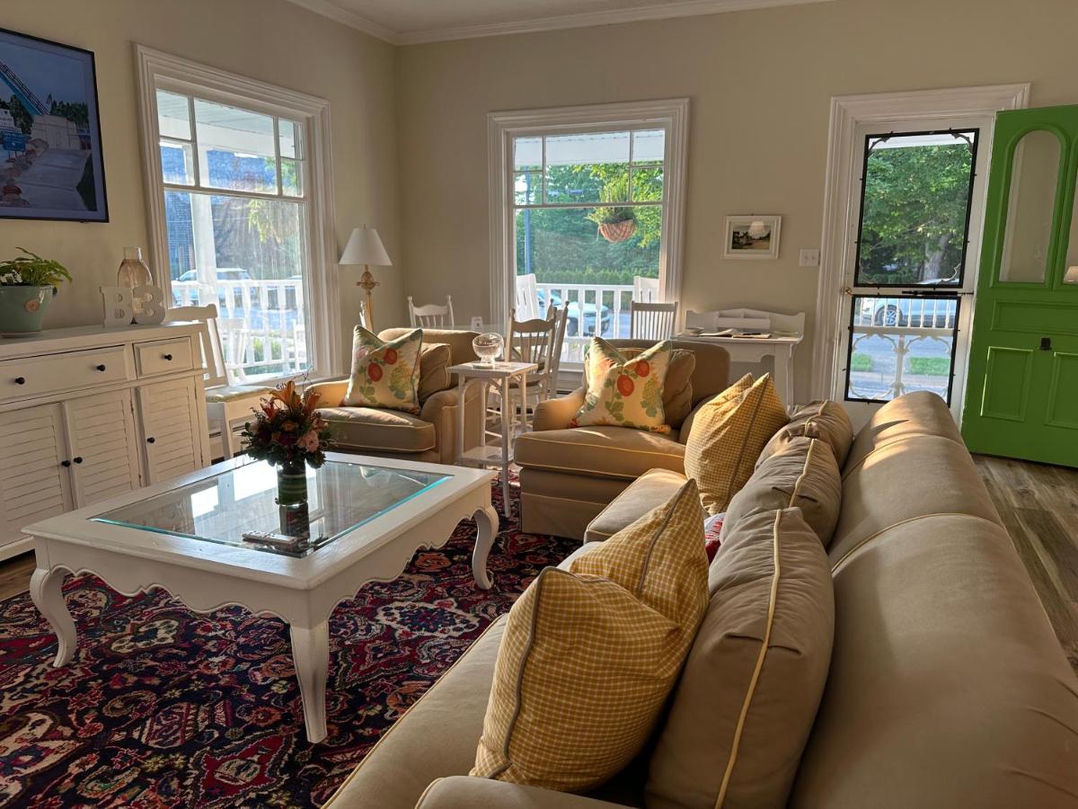 The Belvedere B&B Charlevoix ภายนอก รูปภาพ